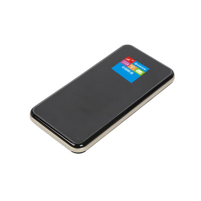 এলসিডি ডিসপ্লে স্ক্রিন এবং পাওয়ার ব্যাংক রাউটার